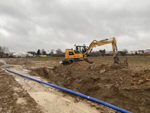 Koparka wykonująca podkop